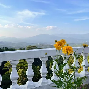 贝尔伍德山水疗度假村 康提