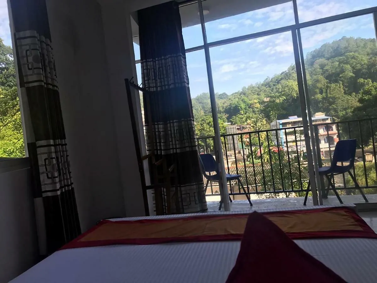 Lodge In 611 Kandy
