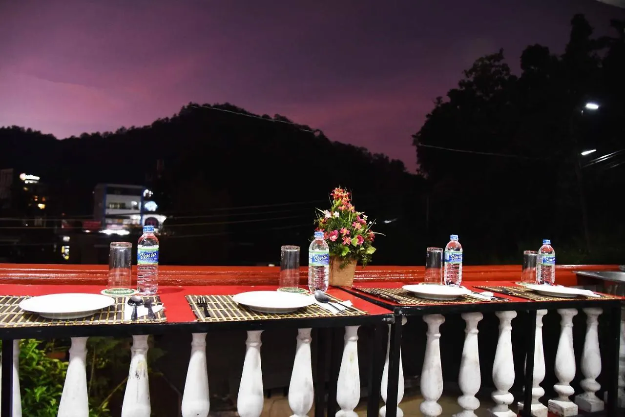 Lodge In 611 Kandy